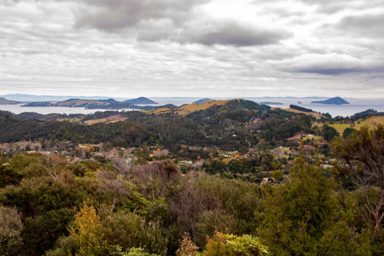 Erlebnis Neuseeland auf Schiene und Straße mit Bay of Islands