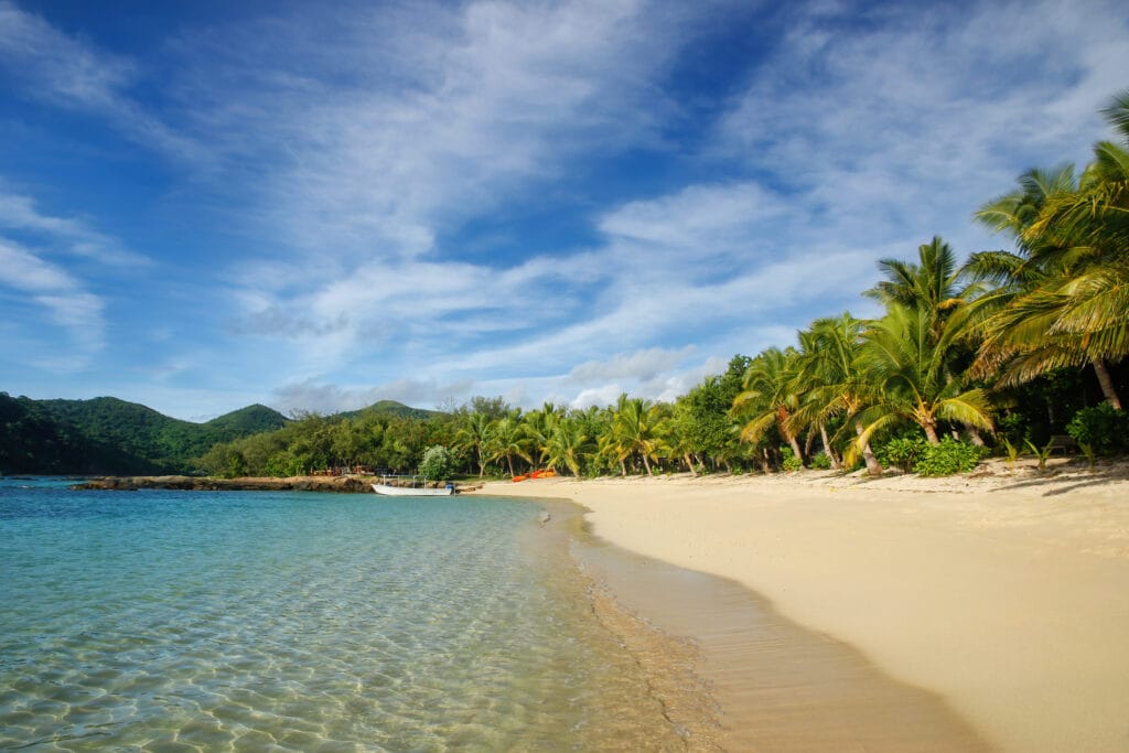 Sandy beach on Drawaqa Island, Yasawa Islands, Fiji. This archipelago consists of about 20 volcanic islands